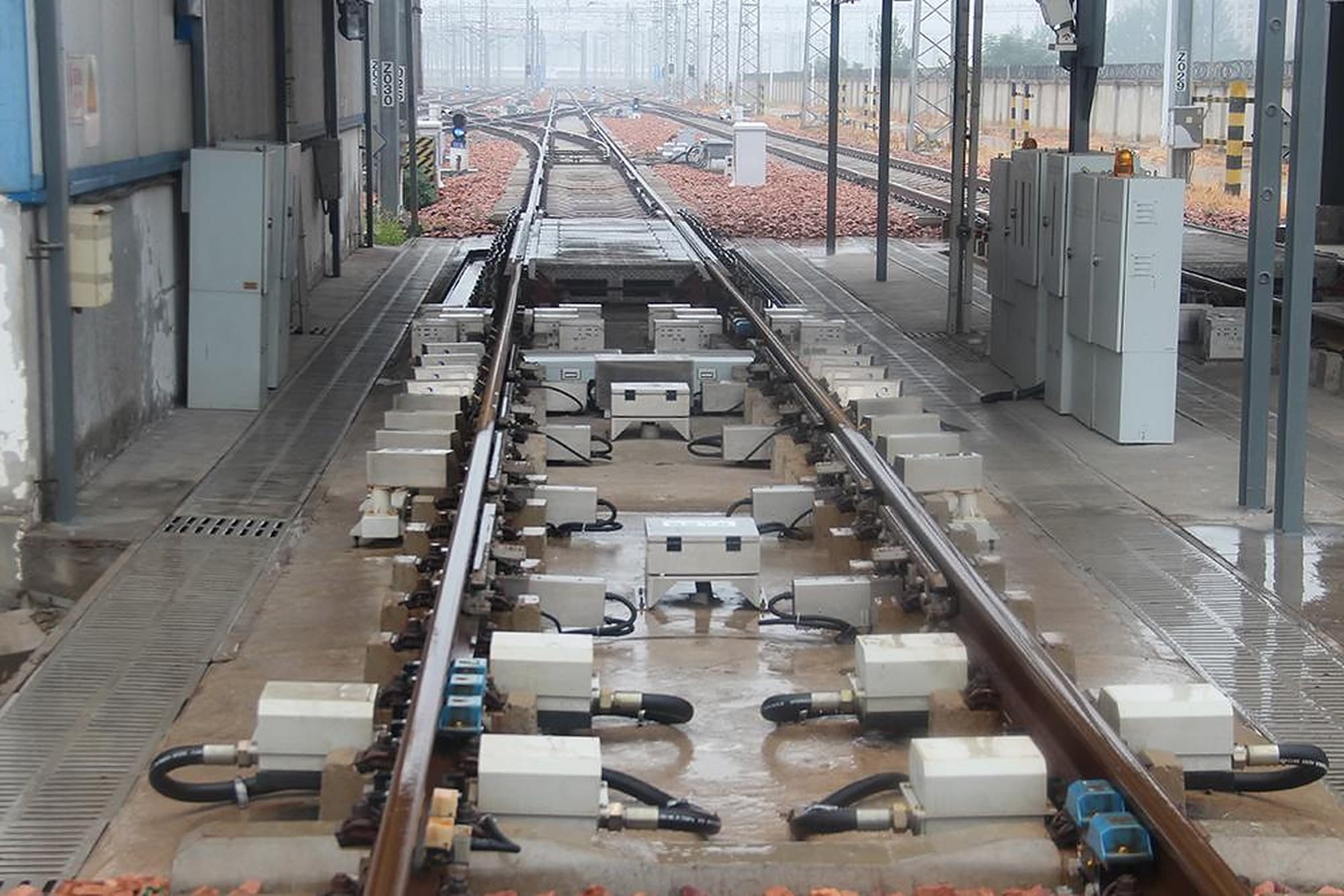 HSR depot inspection bay