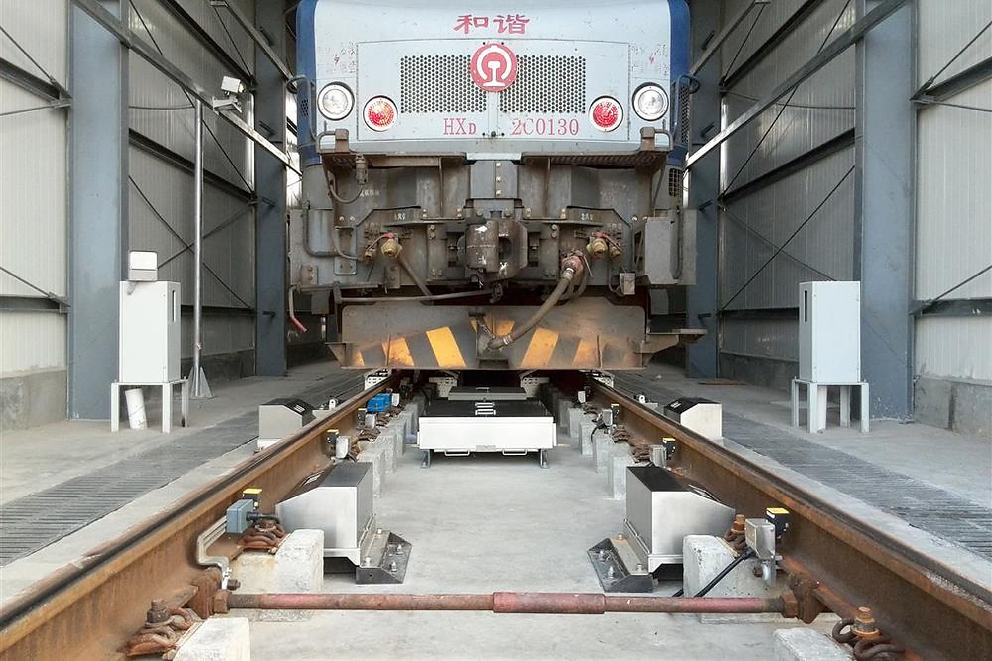 Mainline diagnostic sensing